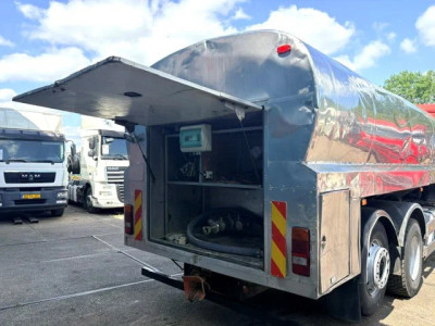 MAN TGA 26.310 A 6x2 15.000 WATERTANK (ZF16 MANUAL GEARBOX / STEEL SUSPENSION FRONT-AXLE / LIFT-AXLE / COUNTER / PUMP)ETC. 6