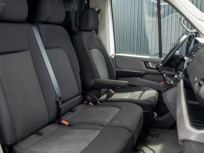 MAN TGE 2.0 TDI | L3H3 | 140 PK | 3-Zits | Trekhaak 3.0T | 1e Eigenaar | Camera | Carplay | Cruise | Airco | Trekhaak 13