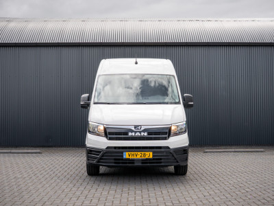 MAN TGE 2.0 TDI | L3H3 | 140 PK | 3-Zits | Trekhaak 3.0T | 1e Eigenaar | Camera | Carplay | Cruise | Airco | Trekhaak 3