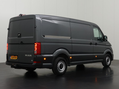 MAN TGE 2.0TDi 140PK L3H2 Exclusive | Led | 2xSchuifdeur | Navigatie | Camera | Airco | Cruise | 3-Zits foto 2