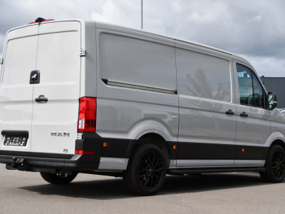 MAN TGE 3.140 35 2.0 L3H2 PB Edition Camera, Cruise, Carplay, LED, 140pk, Automaat, Multimedia, 3000kg Trekhaak, voorruit verwarming, Uniek! foto 6