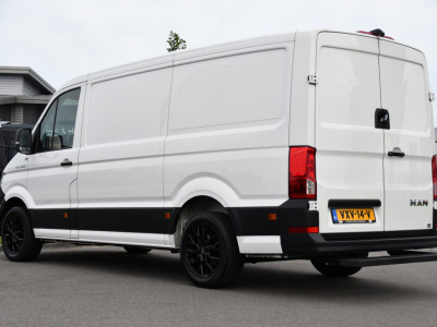 MAN TGE 3.180 35 2.0 L3H2 PB Edition Full Options! Adaptieve Cruise, Camera, Carplay, LED, 177pk, Automaat, Stoelverwarming, Multimedia, Geveerde stoel, Uniek! foto 3