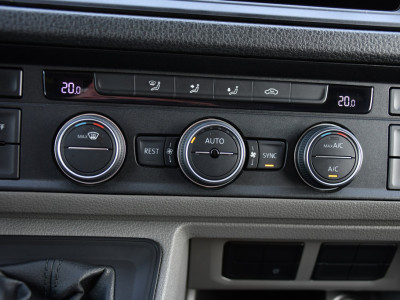 MAN TGE 3.180 35 2.0 L3H3 4x4 PB Edition Cruise, Camera, Carplay, 177pk, Clima, Automaat, Trekhaak, Sensoren, Geveerde stoel, Uniek! foto 21