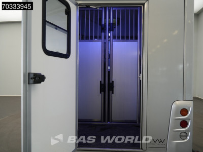 MAN TGE 3.140 Automaat Paardenwagen Horsetruck Bakwagen Zijlader Airco Navi Carplay Trekhaak Euro6 Koffer Pferde Airco Trekhaak Cruise control foto 15