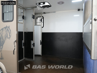 MAN TGE 3.180 Automaat Paardenwagen Hengstenuitvoering Trekhaak LED Airco Cruise Camera Euro6 Horsetruck
Pferdetransport Airco Trekhaak Cruise control 12