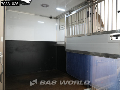 MAN TGE 3.180 Automaat Paardenwagen Hengstenuitvoering Trekhaak LED Airco Cruise Camera Euro6 Horsetruck
Pferdetransport Airco Trekhaak Cruise control 13