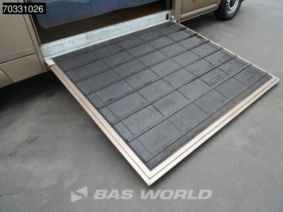 MAN TGE 3.180 Automaat Paardenwagen Hengstenuitvoering Trekhaak LED Airco Cruise Camera Euro6 Horsetruck
Pferdetransport Airco Trekhaak Cruise control 19