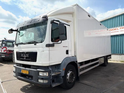 MAN TGM 18.250 BL WITH PLYWOOD CLOSED BOX AND LOADING PLATFORM (EURO 5 / AS-TRONIC / AIRCONDITIONING / COMPLETE SPOILERSET / ENGINE PROBLEM!!)