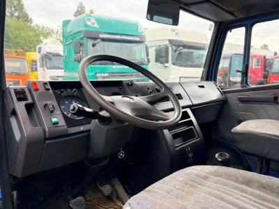 Mercedes-Benz 609 DK CREWCAB 4x2 3-WAY MEILLER KIPPER (MANUAL GEARBOX / FULL STEEL SUSPENSION / POWER STEERING / P.T.O.) foto 12