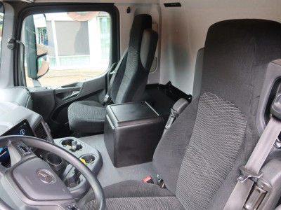 Mercedes-Benz Actros 1824 L Bakwagen + Laadklep 2000 kg foto 5