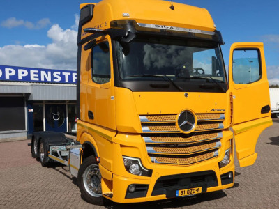 Mercedes-Benz Actros 2642 LL Chassis Cabine Giga space foto 2