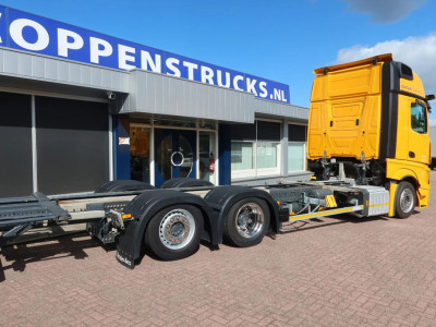 Mercedes-Benz Actros 2642 LL Chassis Cabine Giga space foto 3