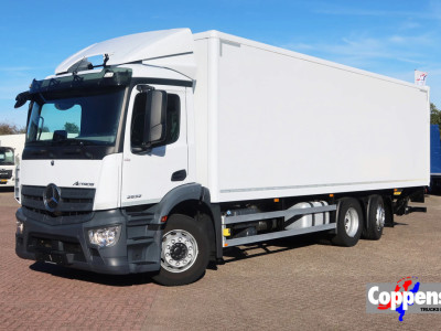Mercedes-Benz Actros 2532 L Bak + klep 2000 KG LIKE NEW!! TUFF 31-08-2027