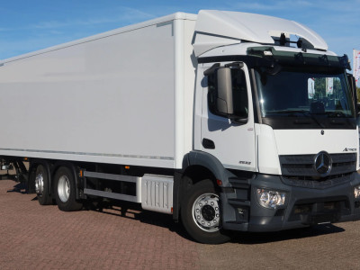 Mercedes-Benz Actros 2532 L Bak + klep 2000 KG LIKE NEW!! TUFF 31-08-2027 foto 2