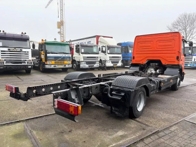 Mercedes-Benz Atego 823L DAY CAB (6-CILINDER) 4x2 CHASSIS (MANUAL GEARBOX / SPER DIFFERENTIAL / 6-CILINDER ENGINE / AIRCONDITIONING / ETC.) foto 3
