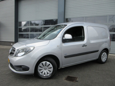 Mercedes-Benz Citan 109cdi, met Airco, 3-Zits. foto 2