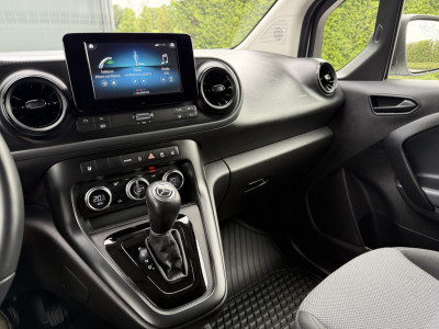 Mercedes-Benz Citan 112 Pro L2H1 / 51 kWh / RIJKLAAR !! / 3.369 KM / High Performance LED-koplampen / CAMERA / ECC / CRUISE / TREKHAAK / STOELVERWARMING foto 16