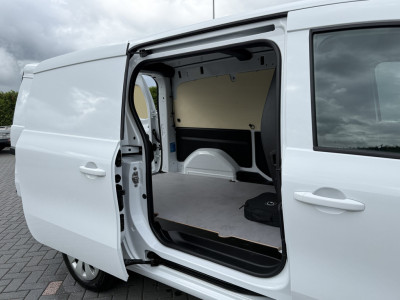 Mercedes-Benz Citan 112 Pro L2H1 / 51 kWh / RIJKLAAR !! / 3.369 KM / High Performance LED-koplampen / CAMERA / ECC / CRUISE / TREKHAAK / STOELVERWARMING foto 8