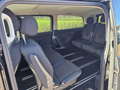 Mercedes-Benz EQV 300 ExtraLang L3 8 Persoons 2x Elektrische Schuifdeur LED PDC Airco Mbux Navi Cruise Control Camera 90 kWh Automaat 204 PK! foto 12