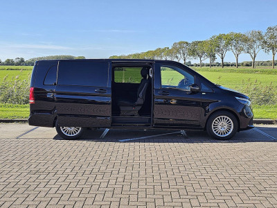 Mercedes-Benz EQV 300 ExtraLang L3 8 Persoons 2x Elektrische Schuifdeur LED PDC Airco Mbux Navi Cruise Control Camera 90 kWh Automaat 204 PK! foto 14