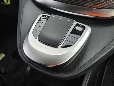 Mercedes-Benz EQV 300 L2 Navi 7-Persoons 90kWh WLTP-365Km 110Kw-Snelladen LED Bumpers-KLeur Leer! foto 11
