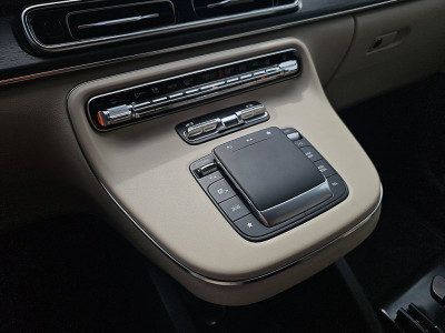 Mercedes-Benz EQV 300 WLTP 365 km 10