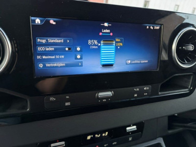 Mercedes-Benz ESprinter 320 L2H2 81kWh 204pk Automaat | VOLLEDIG ELEKTRISCH! foto 11