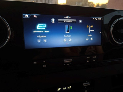 Mercedes-Benz ESprinter 320 L2H2 81kWh 204pk Automaat | VOLLEDIG ELEKTRISCH! foto 17
