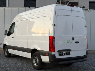 Mercedes-Benz ESprinter 320 L2H2 81kWh 204pk Automaat | VOLLEDIG ELEKTRISCH! foto 4