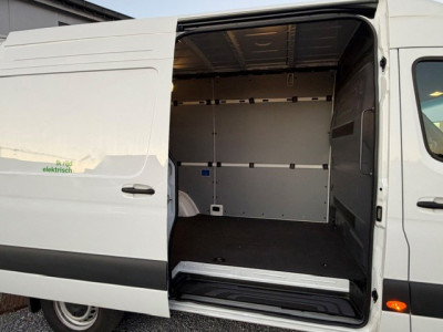 Mercedes-Benz ESprinter 320 L2H2 81kWh 204pk Automaat | VOLLEDIG ELEKTRISCH! foto 9