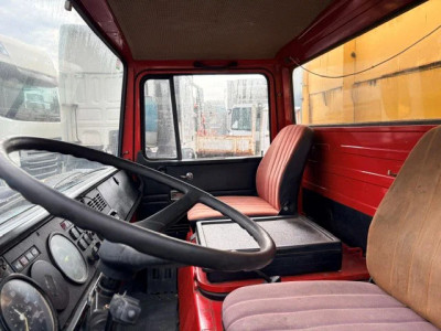 Mercedes-Benz LP 813 D WITH TENT BOX (MANUAL GEARBOX / FULL STEEL SUSPENSION / LOADING PLATFORM / ALUMINIUM SIDE BORDS) foto 12