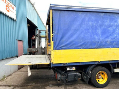 Mercedes-Benz LP 813 D WITH TENT BOX (MANUAL GEARBOX / FULL STEEL SUSPENSION / LOADING PLATFORM / ALUMINIUM SIDE BORDS) foto 6