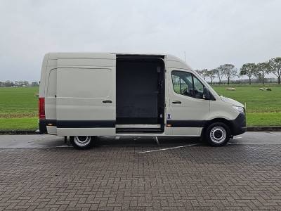 Mercedes-Benz SPRINTER 311 L2H2 Mbux Achterwielaandrijving Airco Euro6 1e Eigenaar! foto 12