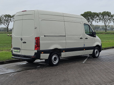 Mercedes-Benz SPRINTER 311 L2H2 Mbux Achterwielaandrijving Airco Euro6 1e Eigenaar! foto 3