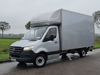 Mercedes-Benz SPRINTER 317 Bakwagen Laadklep Spoiler Automaat Mbux Navi 170Pk Euro6 BPM-Vrij Oh-historie 1e Eigenaar! foto 2