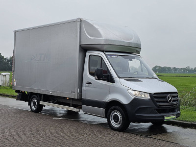 Mercedes-Benz SPRINTER 317 Bakwagen Laadklep Spoiler Automaat Mbux Navi 170Pk Euro6 BPM-Vrij Oh-historie 1e Eigenaar! foto 5