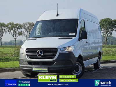 Mercedes-Benz SPRINTER 317 L2H2 RWD Automaat Airco Mbux Camera Cruise Control Apple Carplay Parkeersensoren 3 Zits Euro6 170 PK!