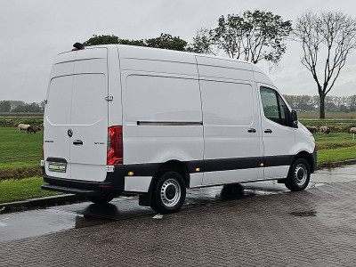 Mercedes-Benz SPRINTER 317 L2H2 RWD Automaat Mbux 360 Graden Camera Standkachel 3 Zits Airco Apple Carplay Euro6 170 PK! foto 3