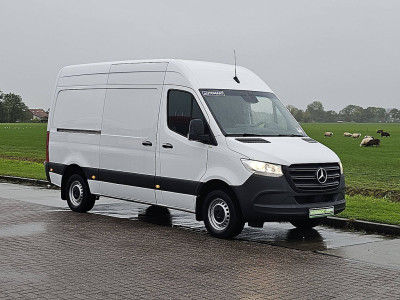 Mercedes-Benz SPRINTER 317 L2H2 RWD Automaat Mbux 360 Graden Camera Standkachel 3 Zits Airco Apple Carplay Euro6 170 PK! foto 5