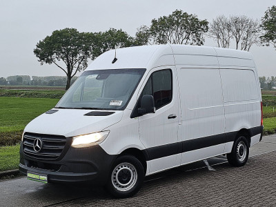 Mercedes-Benz SPRINTER 317 L2H2 RWD Trekhaak Airco Camera Mbux Apple Carplay Euro6 170 PK! foto 2