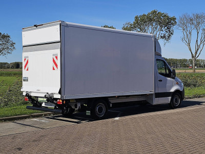 Mercedes-Benz SPRINTER 317 L3 Bakwagen Laadklep Spoiler Mbux Navi Airco 3 Zits Cruise Control Camera Euro6 170 PK! foto 3