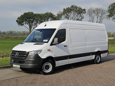 Mercedes-Benz SPRINTER 317 L3H2 | Automaat | LED | Camera | MBUX10 | PDC | Airco | Mtf-stuurwiel | Cruise Control foto 2