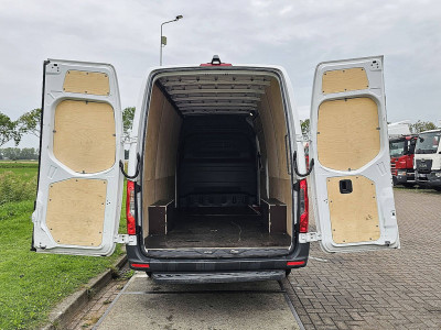 Mercedes-Benz SPRINTER 317 L3H2 Automaat MBUX10 foto 13