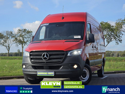 Mercedes-Benz SPRINTER 319 L2H2 RWD 3.5t-Trekhaak 2x Schuifdeur LED Mbux10 Distronic Automatische Airco 360 Graden Camera Parkeersensoren Euro6 190 PK!