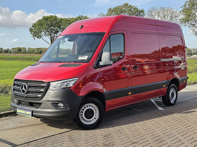 Mercedes-Benz SPRINTER 319 L2H2 RWD 3.5t-Trekhaak 2x Schuifdeur LED Mbux10 Distronic Automatische Airco 360 Graden Camera Parkeersensoren Euro6 190 PK! foto 2