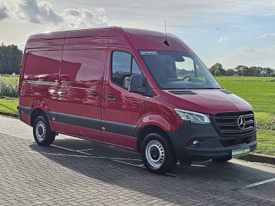 Mercedes-Benz SPRINTER 319 L2H2 RWD 3.5t-Trekhaak 2x Schuifdeur LED Mbux10 Distronic Automatische Airco 360 Graden Camera Parkeersensoren Euro6 190 PK! foto 5