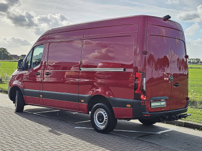 Mercedes-Benz SPRINTER 319 L2H2 RWD 3.5t-Trekhaak 2x Schuifdeur LED Mbux10 Distronic Automatische Airco 360 Graden Camera Parkeersensoren Euro6 190 PK! foto 6