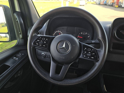 Mercedes-Benz SPRINTER 319 L2H2 RWD 3.5t-Trekhaak Automaat 3 Zits Mbux Navi Camera Airco Apple Carplay Parkeersensoren Euro6 190 PK! foto 12