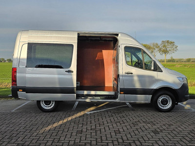 Mercedes-Benz SPRINTER 319 L2H2 RWD 3.5t-Trekhaak Automaat 3 Zits Mbux Navi Camera Airco Apple Carplay Parkeersensoren Euro6 190 PK! foto 14