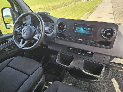 Mercedes-Benz SPRINTER 319 L2H2 RWD 3.5t-Trekhaak Automaat 3 Zits Mbux Navi Camera Airco Apple Carplay Parkeersensoren Euro6 190 PK! foto 8